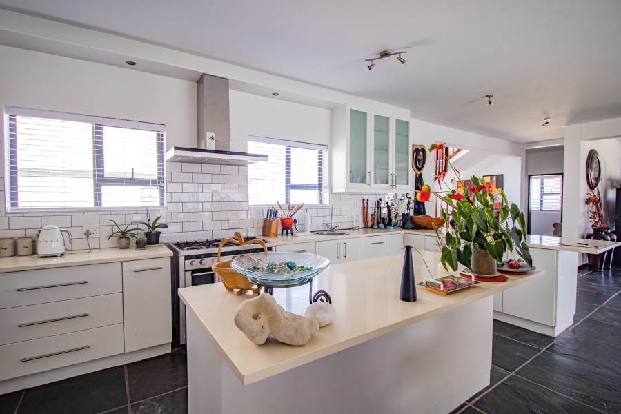 5 Bedroom Property for Sale in Yzerfontein Western Cape